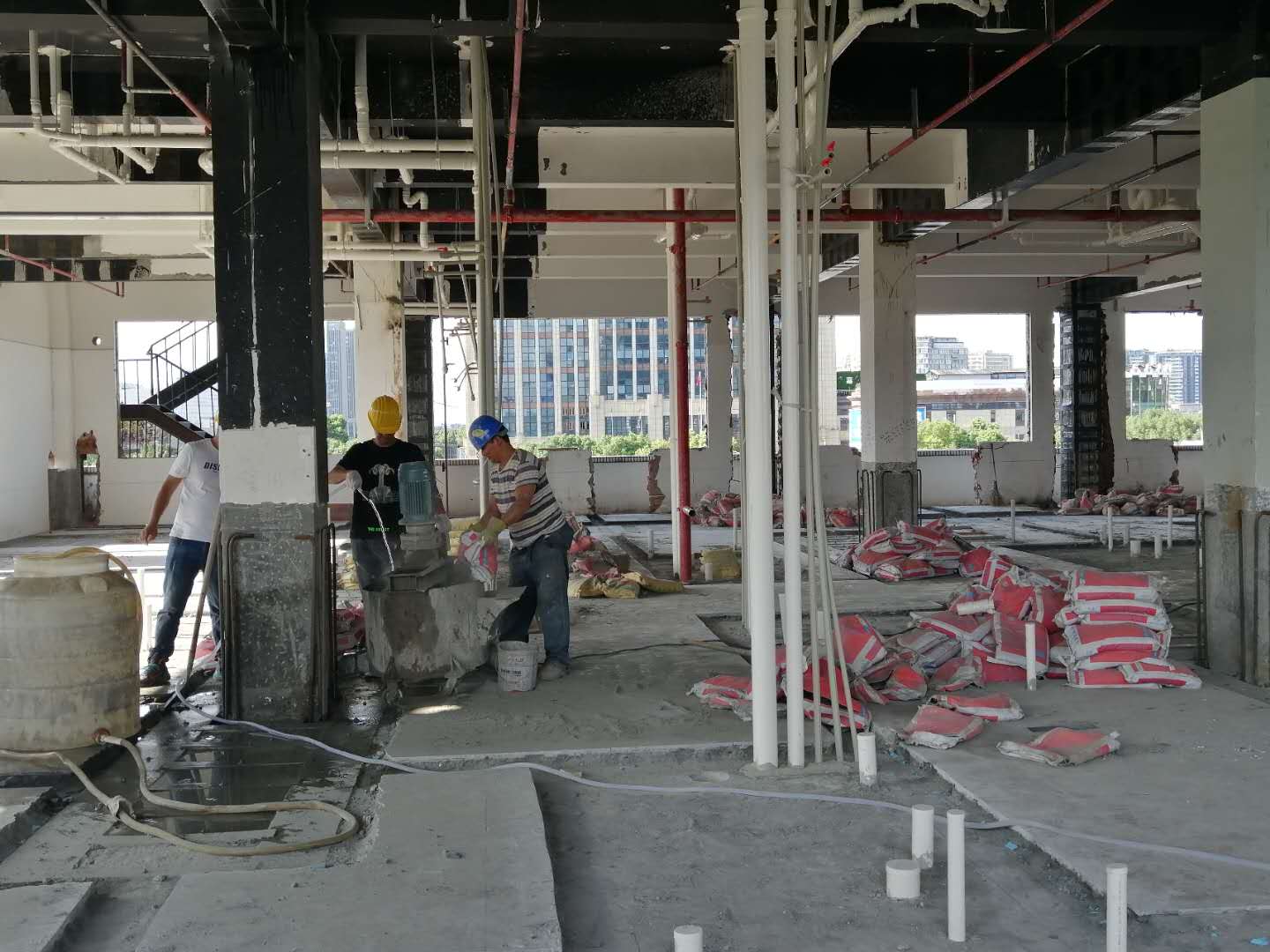 永信贵宾会聚合物修补砂浆“下乡”难的缘故原由有哪些。